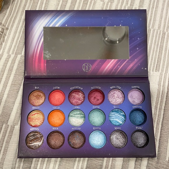 BH Cosmetics Galaxy Chic Palette - Picture 1 of 3
